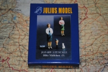 images/productimages/small/Blitz Madchen 5 Julius Model JGF-009 1;35.jpg